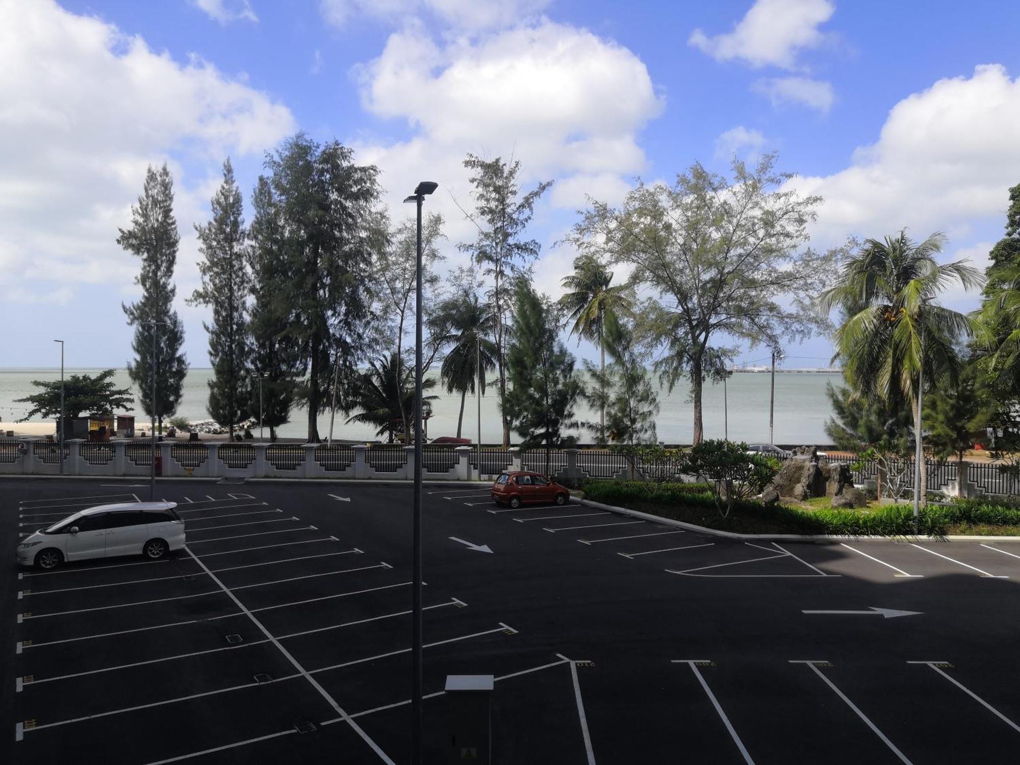 Auliya Seaview Pantai Puteri Malacca
