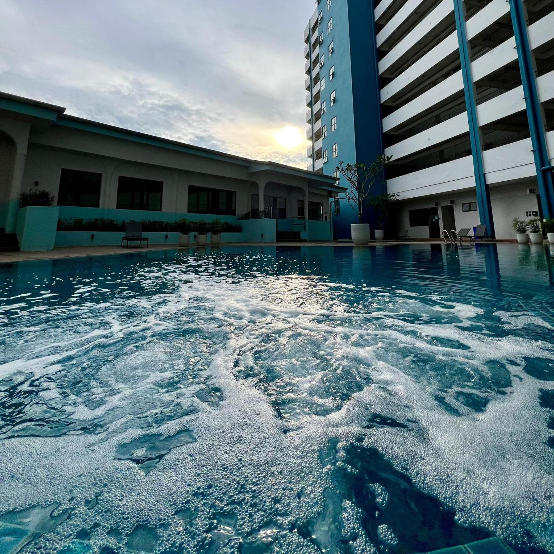 Auliya Seaview Pantai Puteri Apartment *